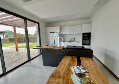 Maison/Villa - 3 chambres - 210 m²