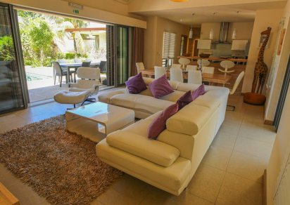 Maison/Villa - 3 chambres - 222 m²