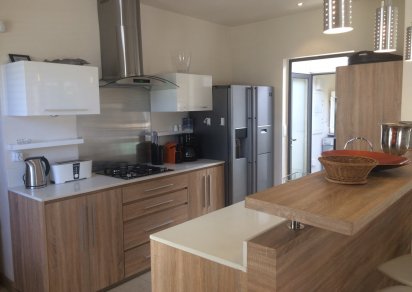 Maison/Villa - 3 chambres - 222 m²