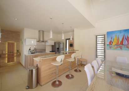 Maison/Villa - 3 chambres - 222 m²