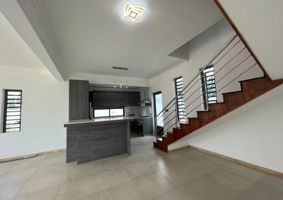 Maison/Villa - 3 chambres - 240 m²