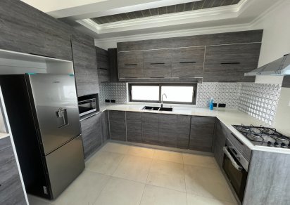 Maison/Villa - 3 chambres - 240 m²
