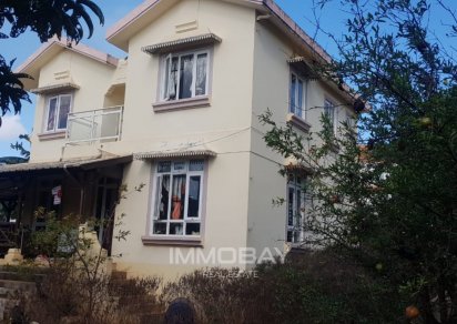 Maison/Villa - 3 chambres - 242 m²