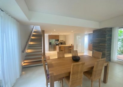 Maison/Villa - 3 chambres - 246 m²