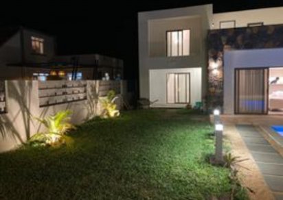 Maison/Villa - 3 chambres - 2500 p²