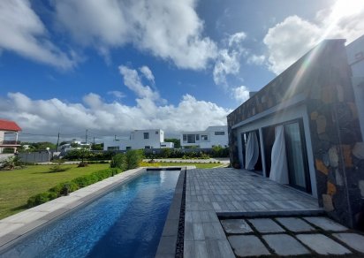Maison/Villa - 3 chambres - 250 m²