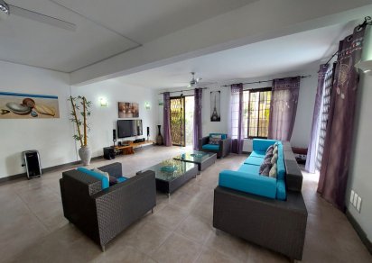 Maison/Villa - 3 chambres - 250 m²