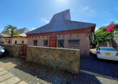 Maison/Villa - 3 chambres - 280 m²
