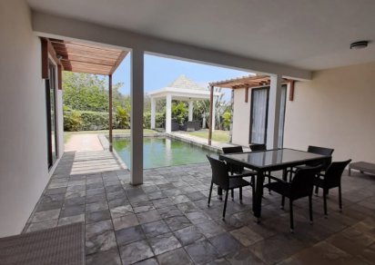Maison/Villa - 3 chambres - 300 m²