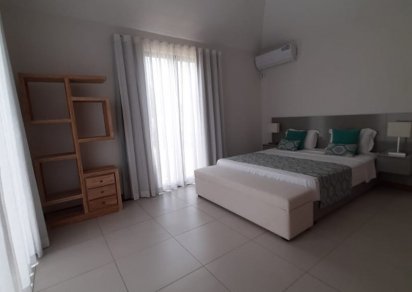 Maison/Villa - 3 chambres - 300 m²