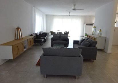 Maison/Villa - 3 chambres - 300 m²