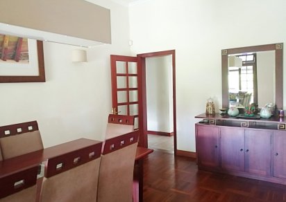 Maison/Villa - 3 chambres - 300 m²