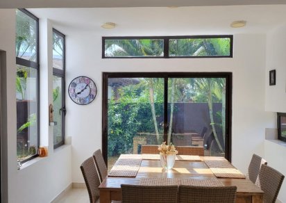 Maison/Villa - 3 chambres - 300 m²