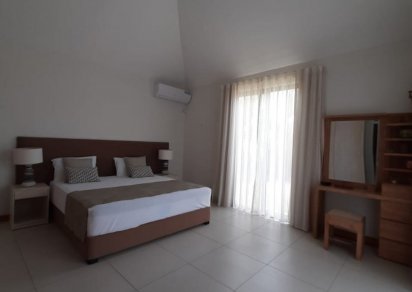 Maison/Villa - 3 chambres - 300 m²