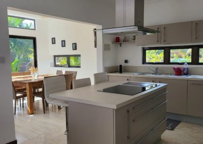 Maison/Villa - 3 chambres - 300 m²