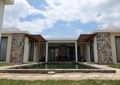 Maison/Villa - 3 chambres - 300 m²