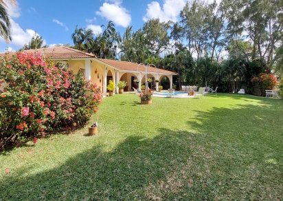 Maison/Villa - 3 chambres - 334 m²