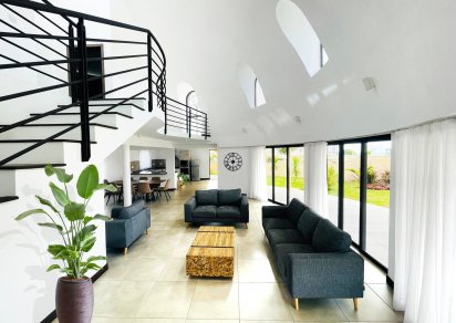 Maison/Villa - 3 chambres - 340 m²