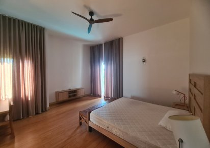 Maison/Villa - 3 chambres - 344 m²