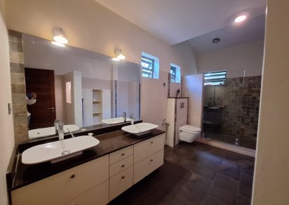 Maison/Villa - 3 chambres - 350 m²