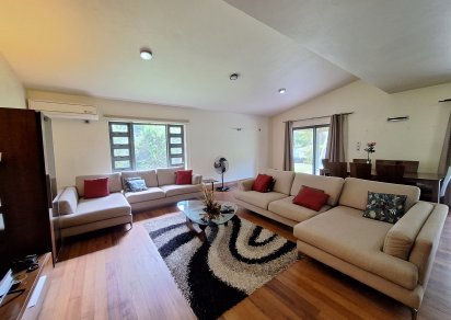Maison/Villa - 3 chambres - 350 m²
