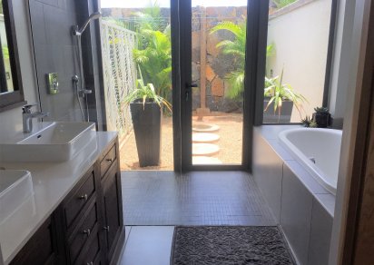 Maison/Villa - 3 chambres - 380 m²