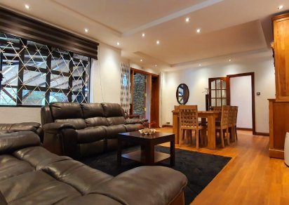 Maison/Villa - 3 chambres - 475 m²