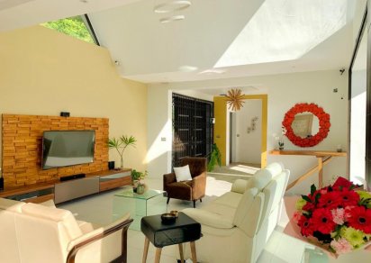 Maison/Villa - 3 chambres - 700 m²