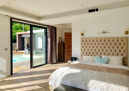 Maison/Villa - 3 chambres - 700 m²