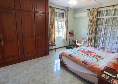 Maison/Villa - 4 chambres - 250 m²