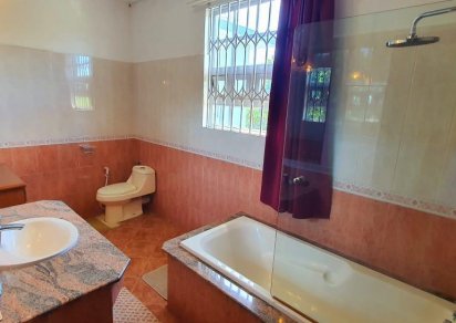 Maison/Villa - 4 chambres - 250 m²