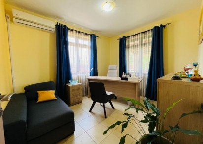 Maison/Villa - 4 chambres - 260 m²