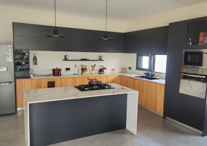 Maison/Villa - 4 chambres - 297 m²