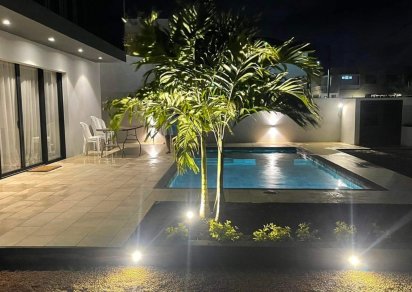 Maison/Villa - 4 chambres - 297 m²