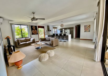 Maison/Villa - 4 chambres - 300 m²