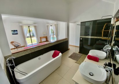 Maison/Villa - 4 chambres - 300 m²