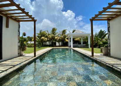 Maison/Villa - 4 chambres - 300 m²