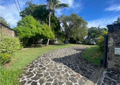 Maison/Villa - 4 chambres - 300 m²