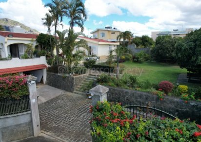 Maison/Villa - 4 chambres - 315 m²