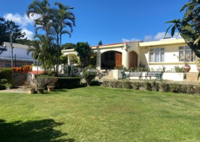 Maison/Villa - 4 chambres - 315 m²