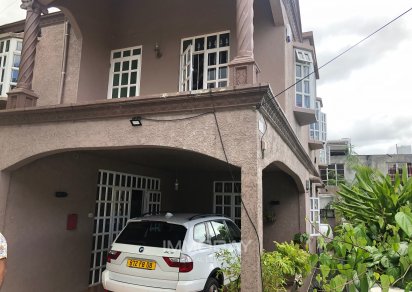 Maison/Villa - 4 chambres - 3200 p²