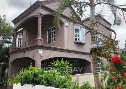 Maison/Villa - 4 chambres - 3200 p²