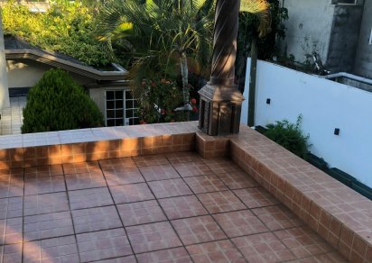 Maison/Villa - 4 chambres - 3200 p²