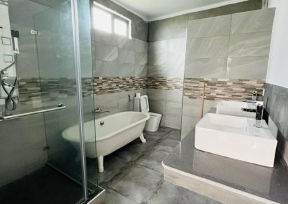Maison/Villa - 4 chambres - 325 m²