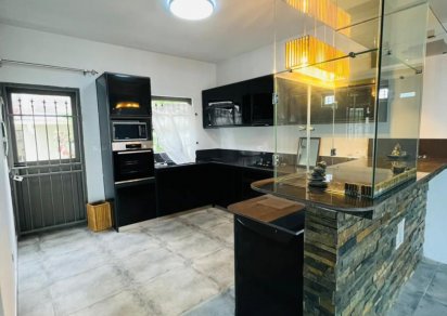 Maison/Villa - 4 chambres - 325 m²