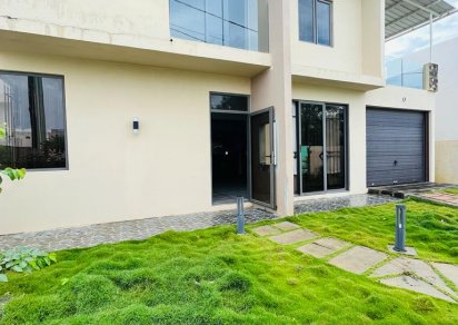 Maison/Villa - 4 chambres - 325 m²