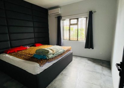 Maison/Villa - 4 chambres - 325 m²