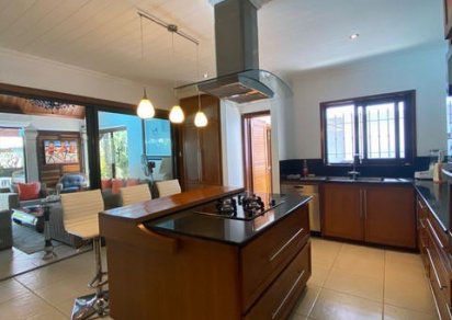 Maison/Villa - 4 chambres - 335 m²