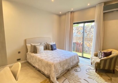 Maison/Villa - 4 chambres - 350 m²