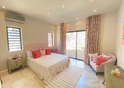 Maison/Villa - 4 chambres - 350 m²